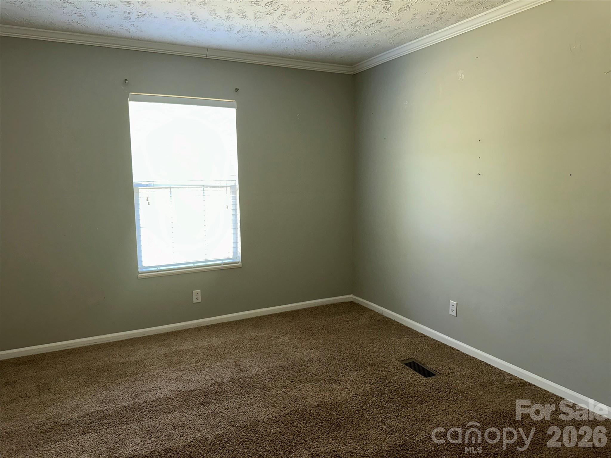 2410 Annwood Court — Newton