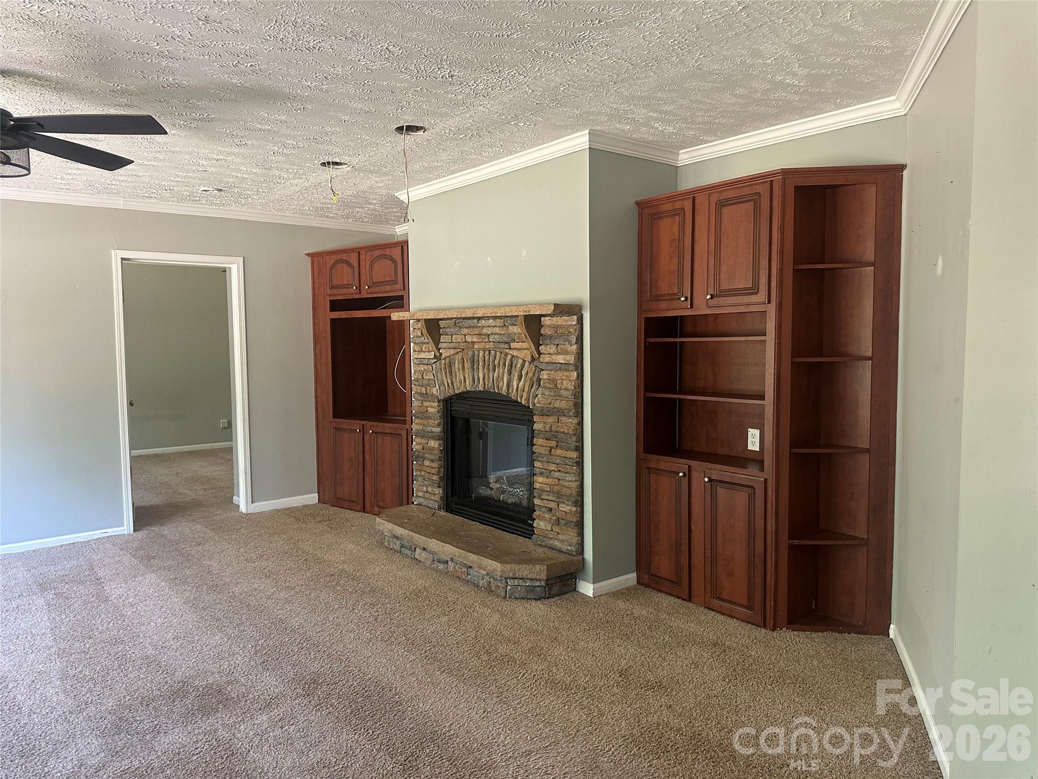 2410 Annwood Court — Newton