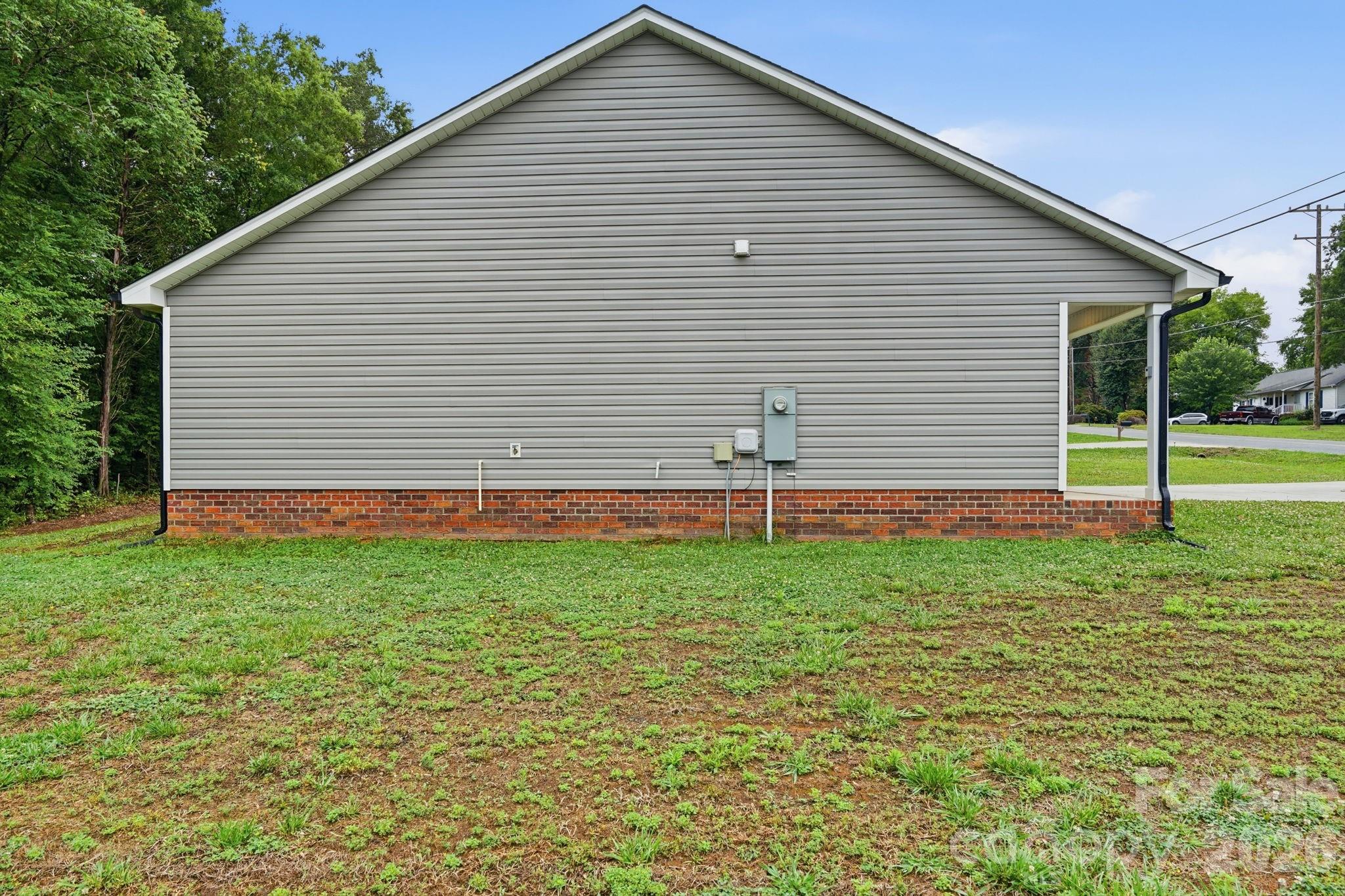 3221 Roberta Road — Concord