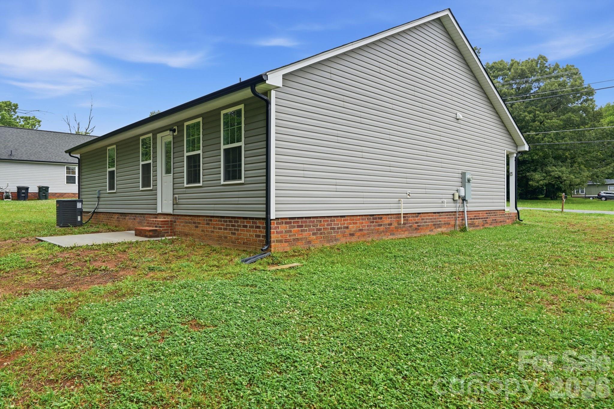 3221 Roberta Road — Concord