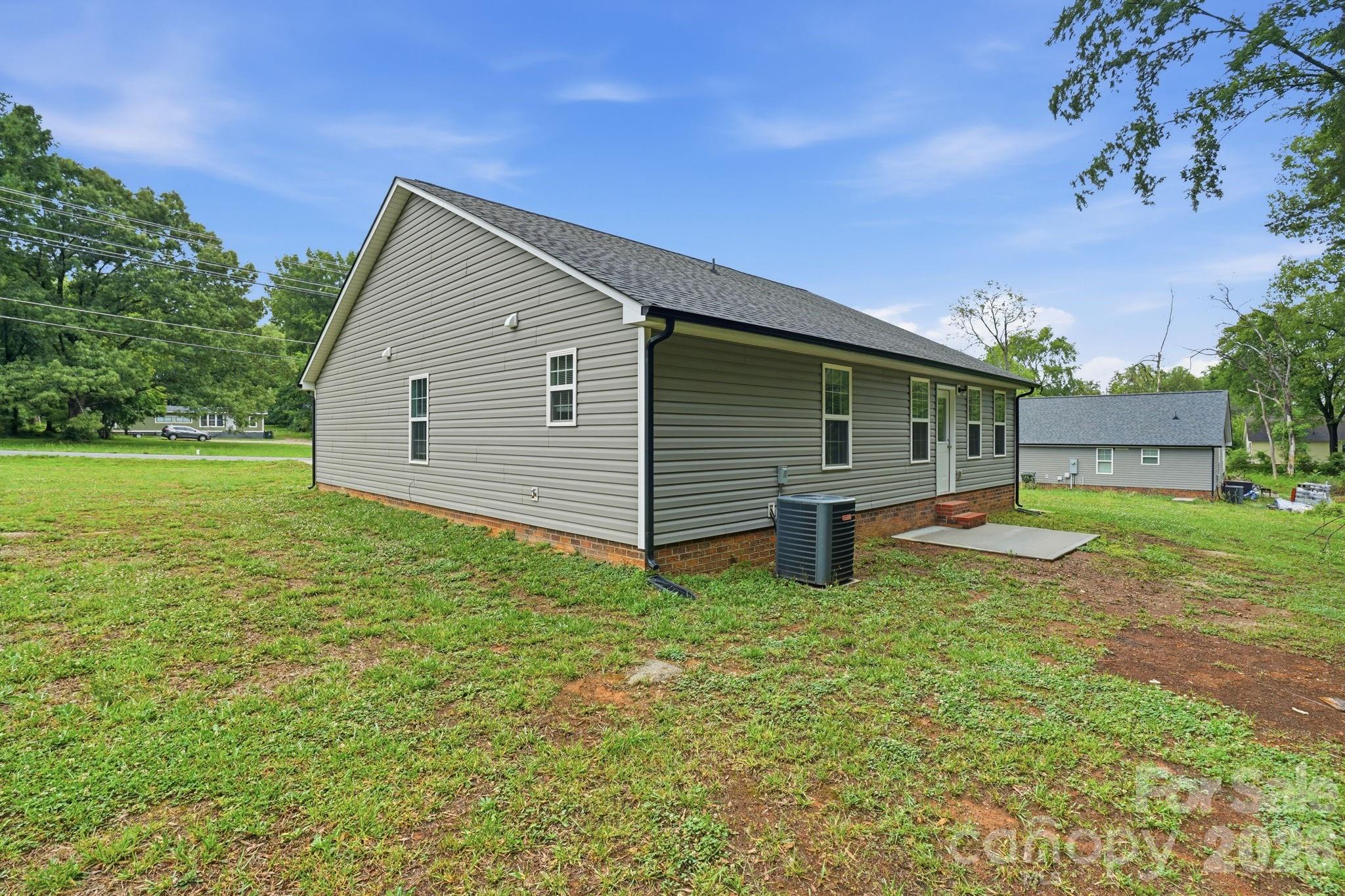 3221 Roberta Road — Concord