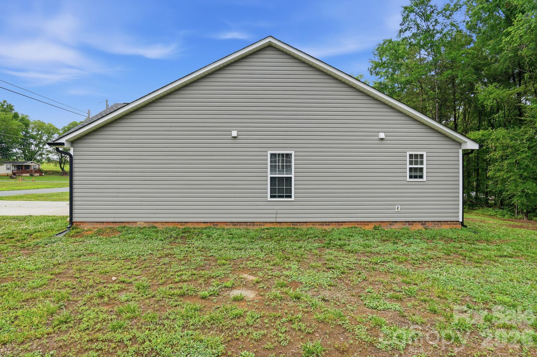 3221 Roberta Road — Concord