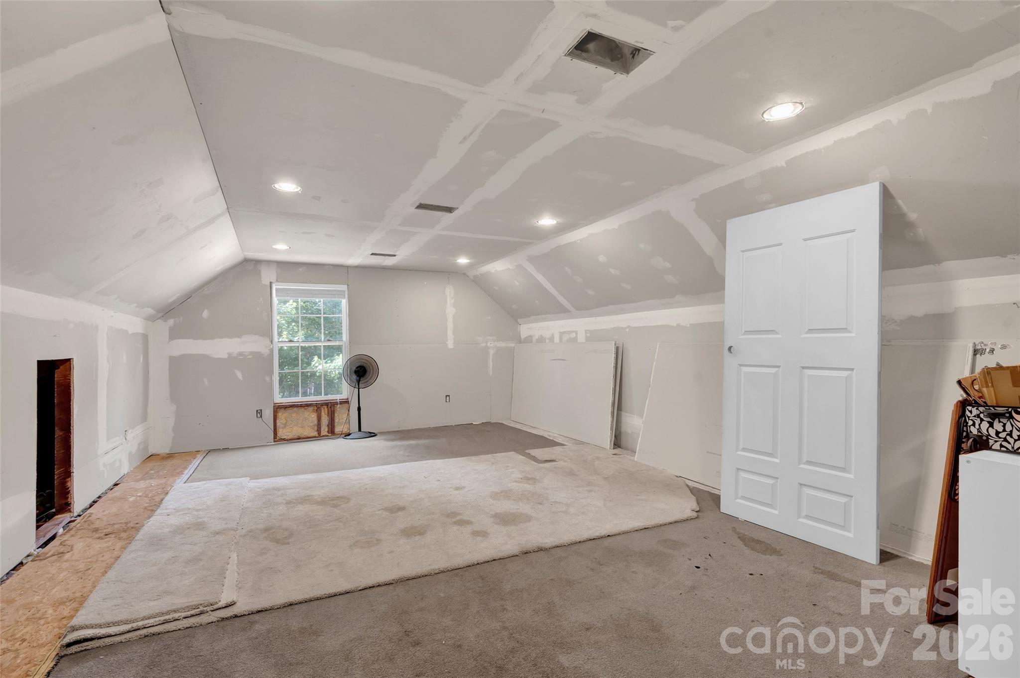 105 Queensbury Road — Troutman