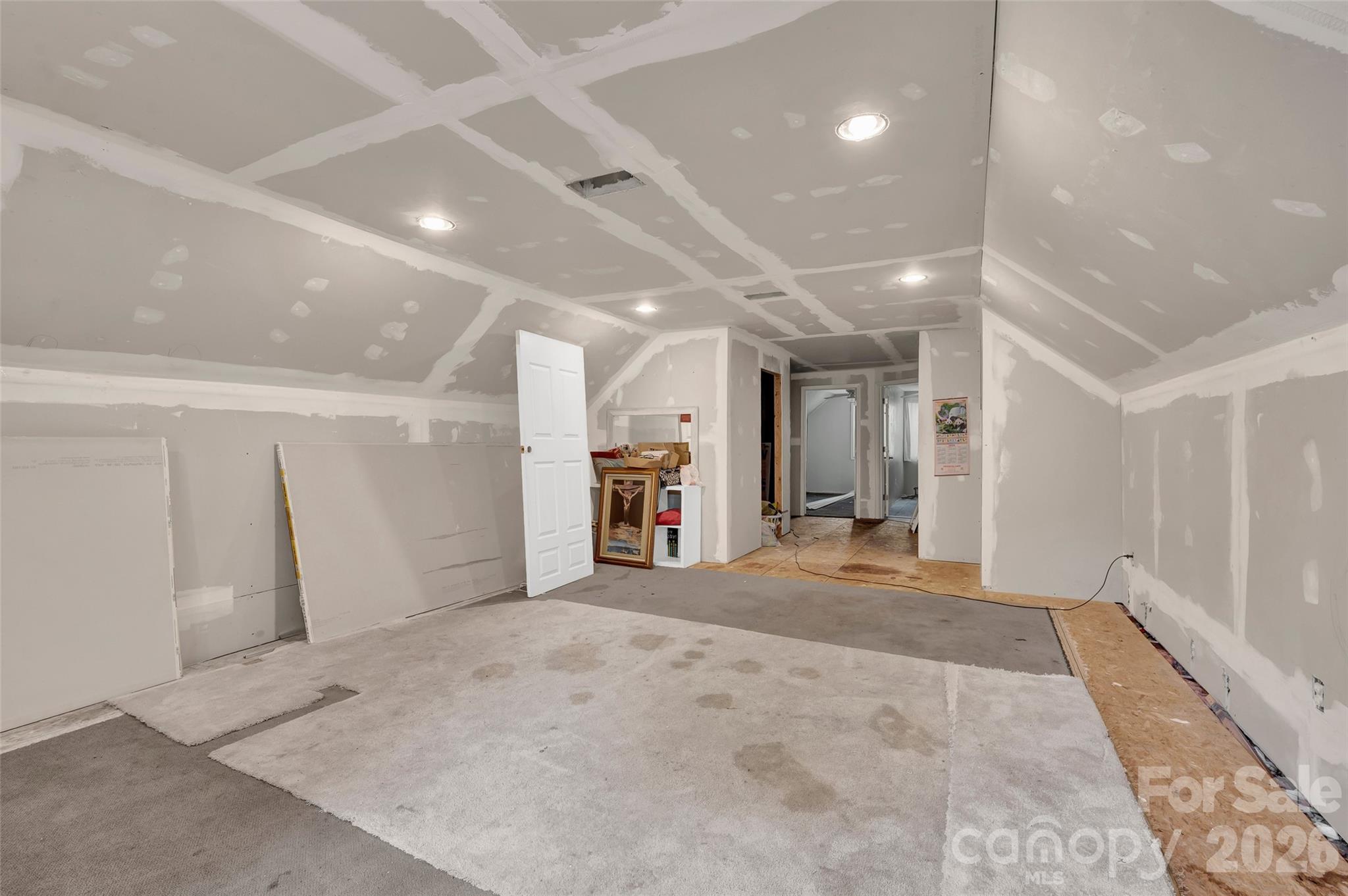 105 Queensbury Road — Troutman