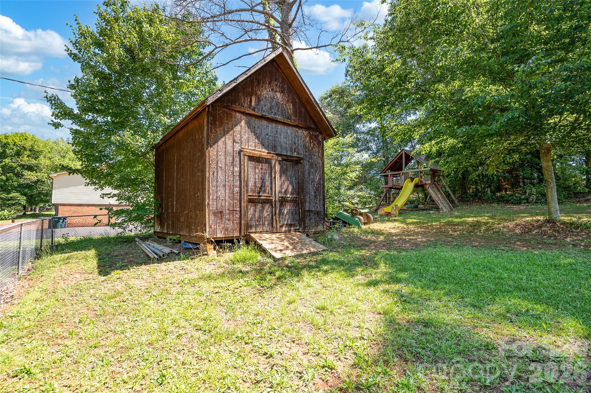 105 Queensbury Road — Troutman