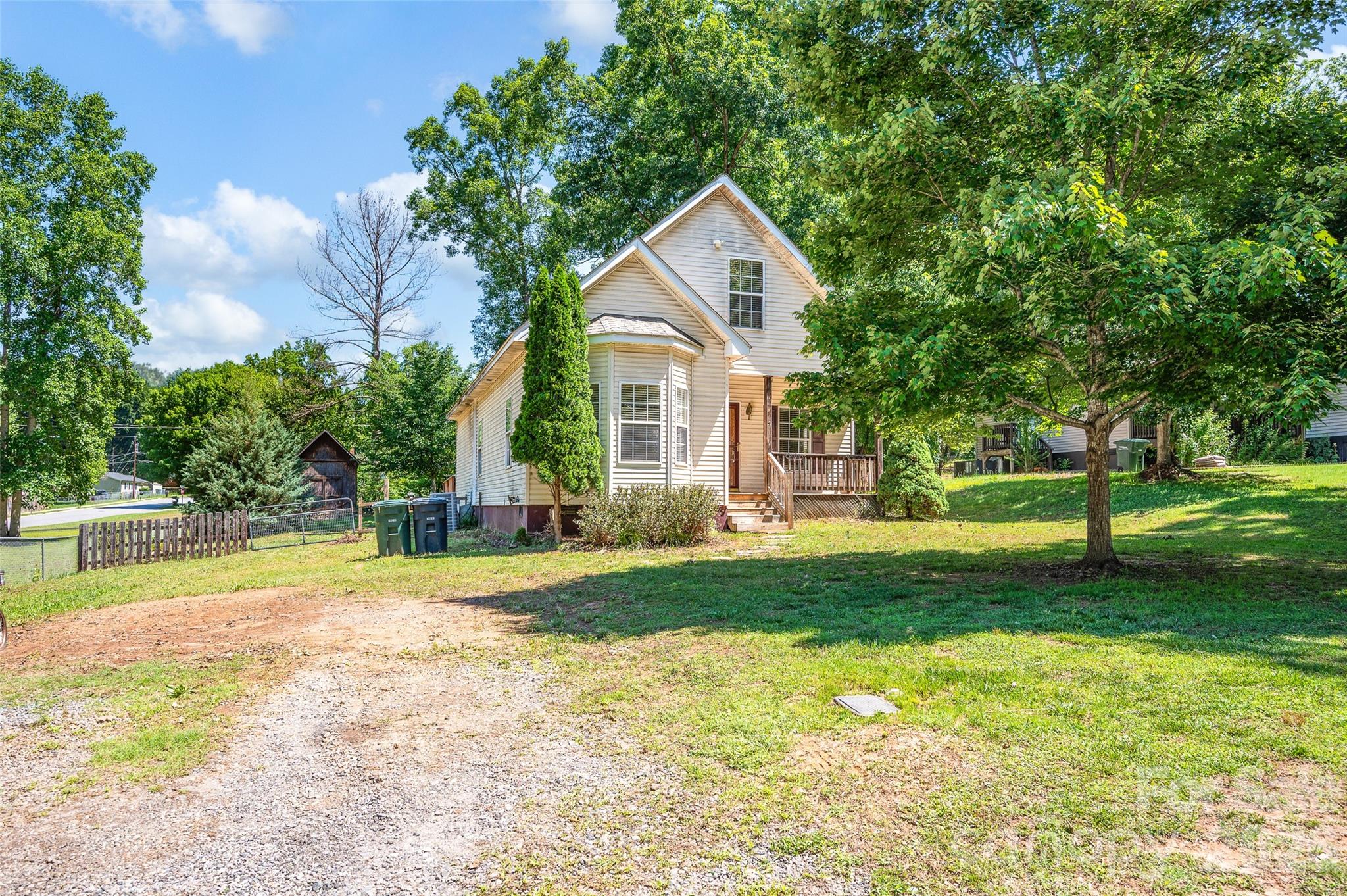 105 Queensbury Road — Troutman