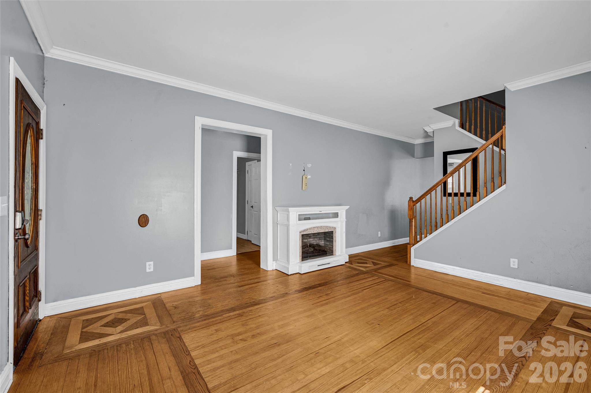 105 Queensbury Road — Troutman
