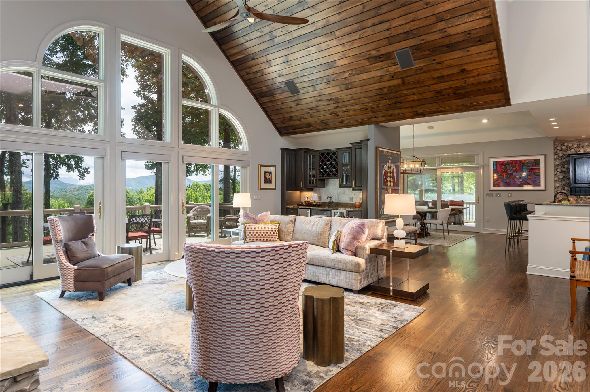 305 Piney Knoll Lane — Hendersonville