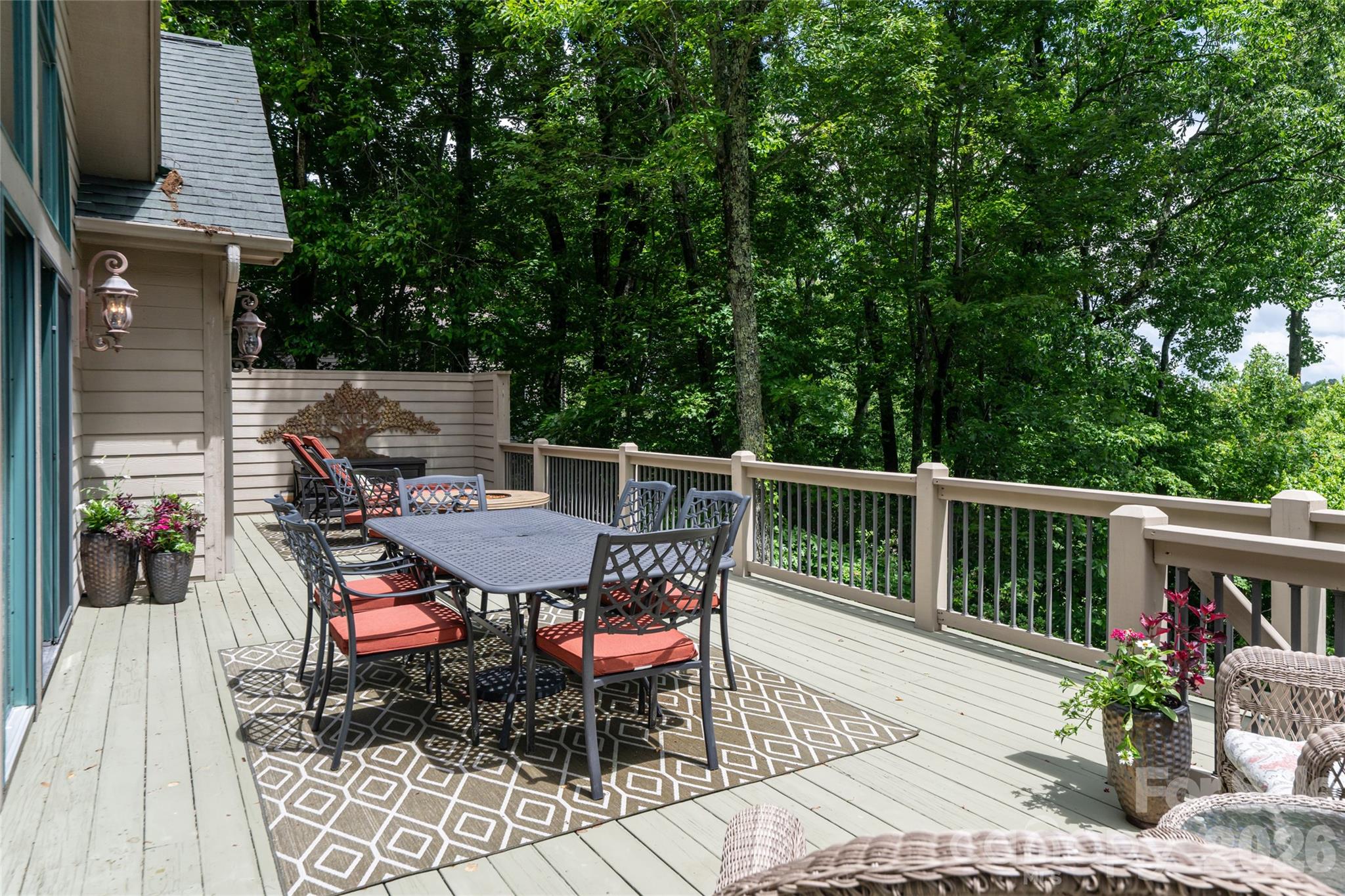 305 Piney Knoll Lane — Hendersonville