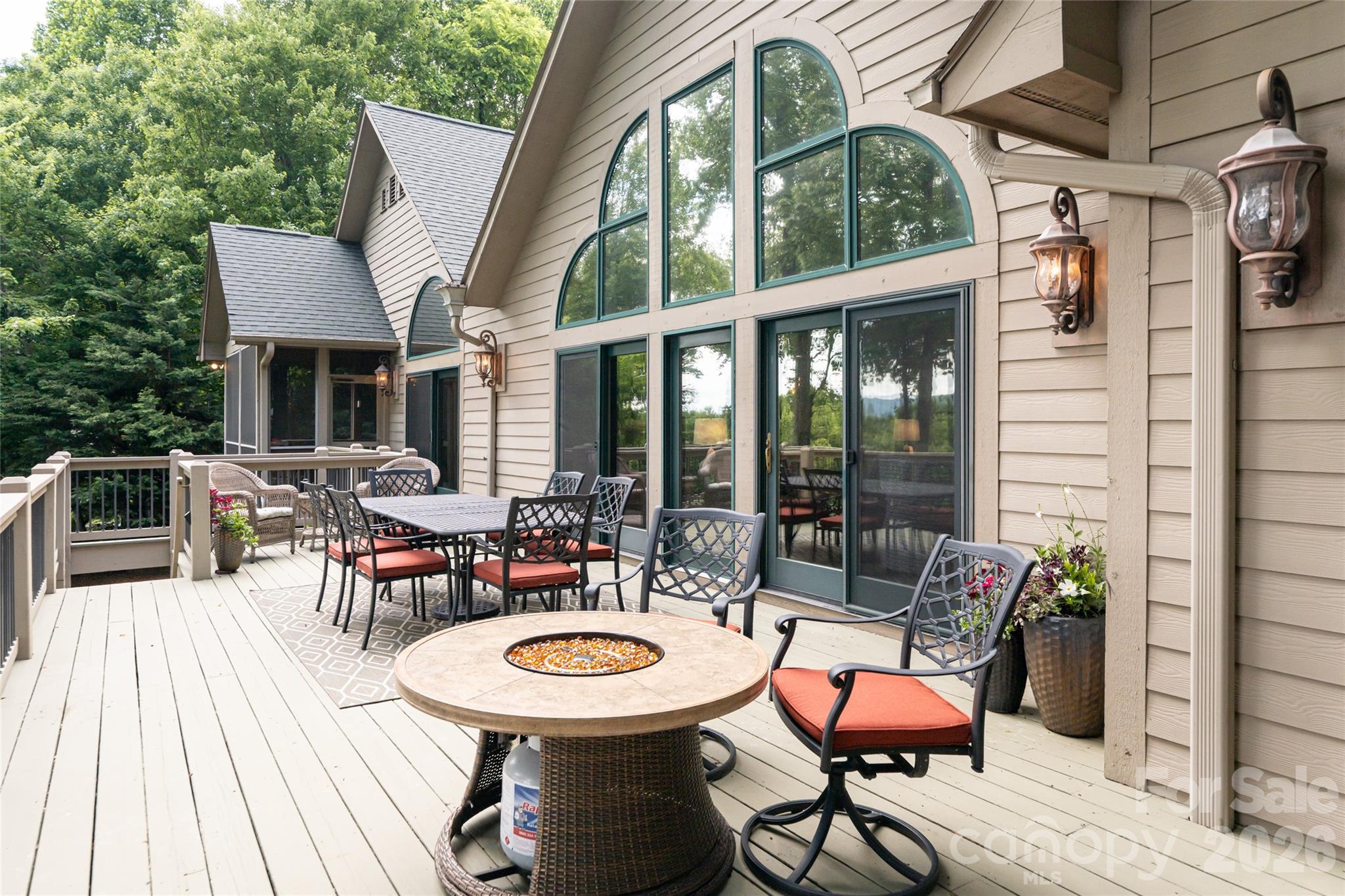 305 Piney Knoll Lane — Hendersonville