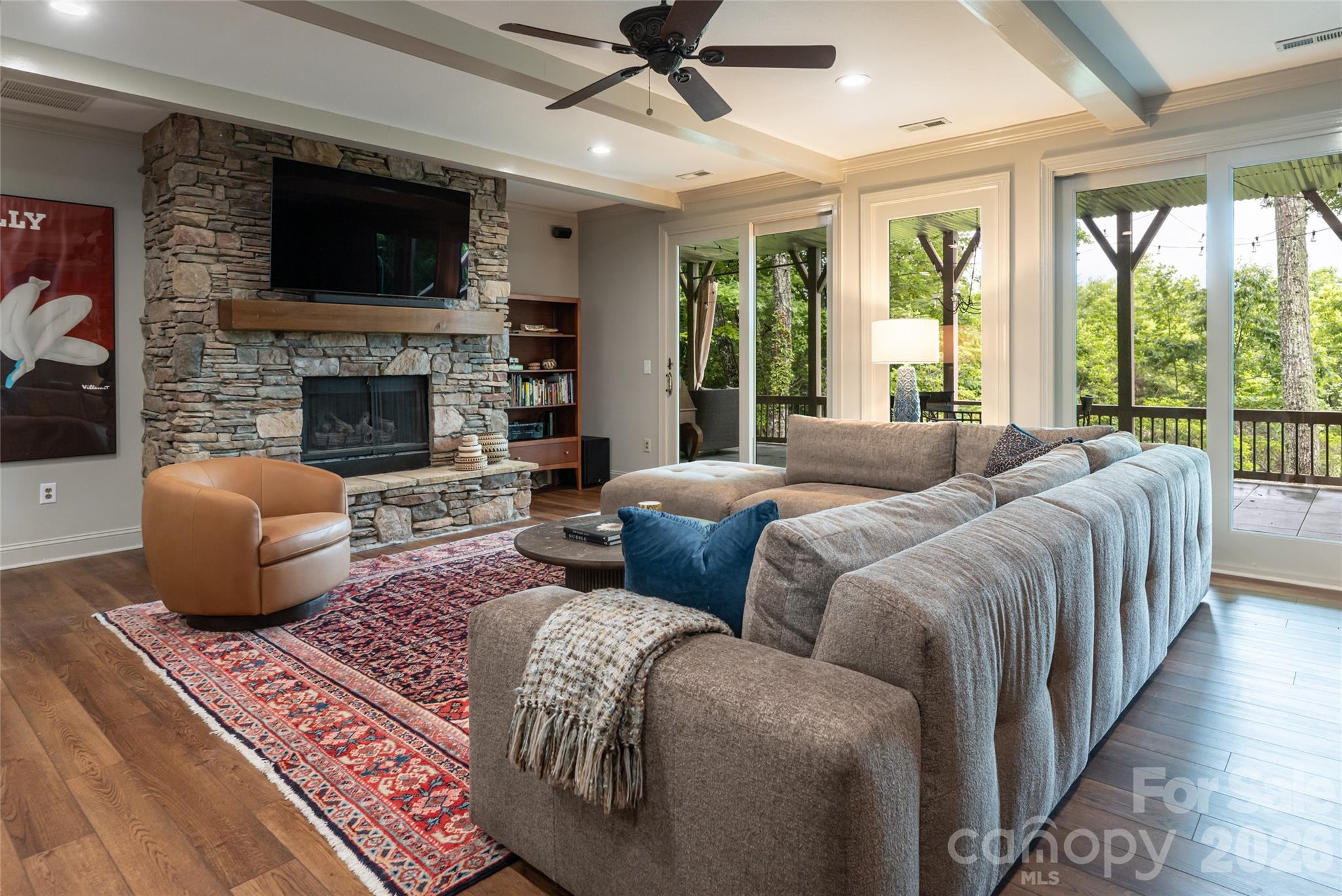 305 Piney Knoll Lane — Hendersonville