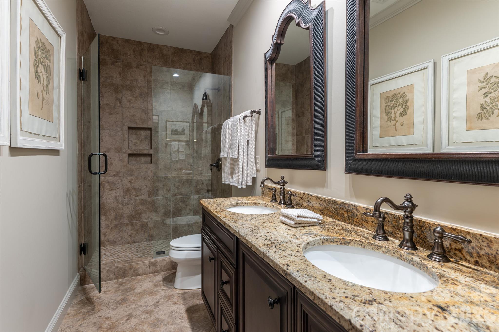 305 Piney Knoll Lane — Hendersonville