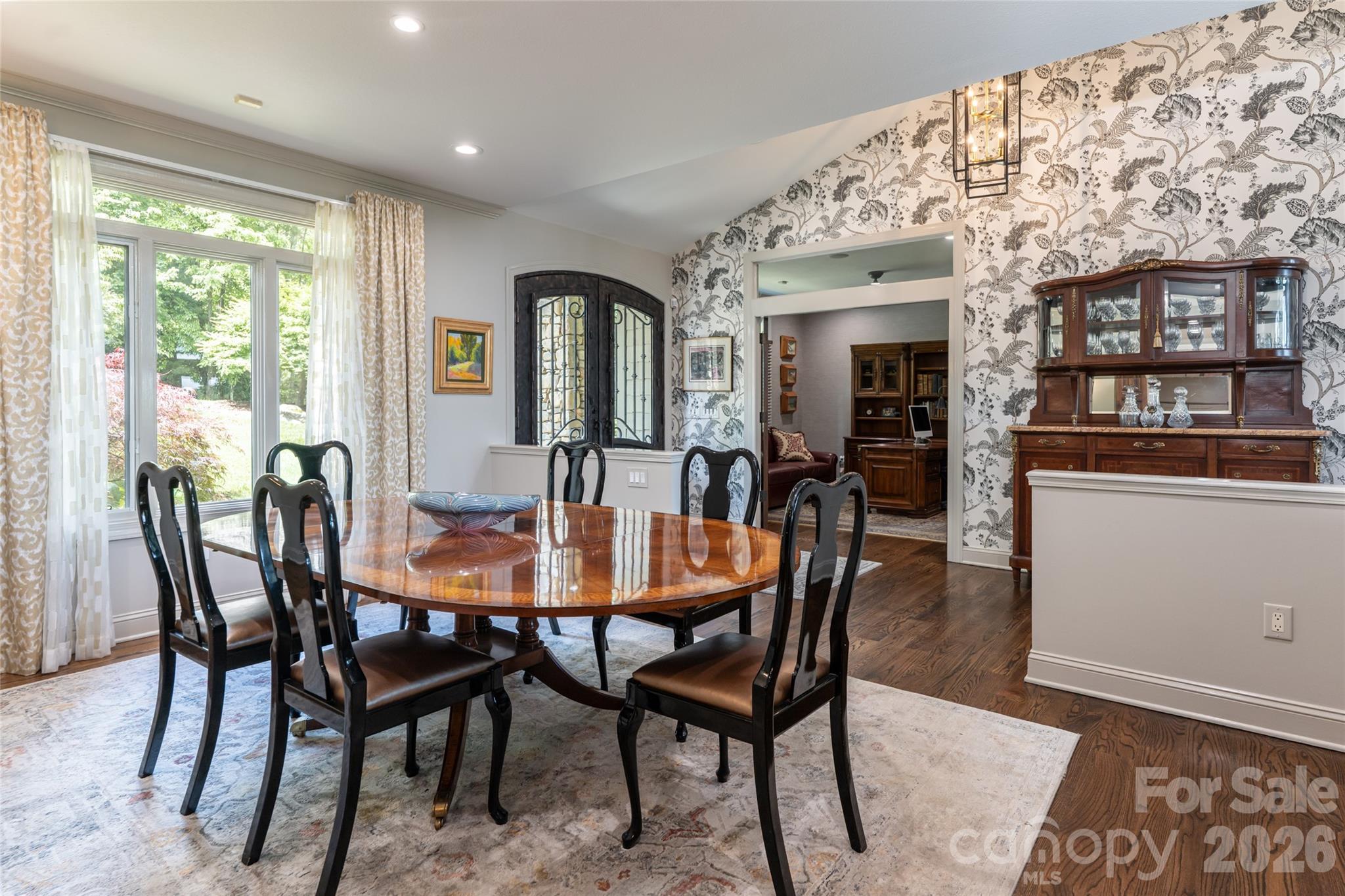 305 Piney Knoll Lane — Hendersonville