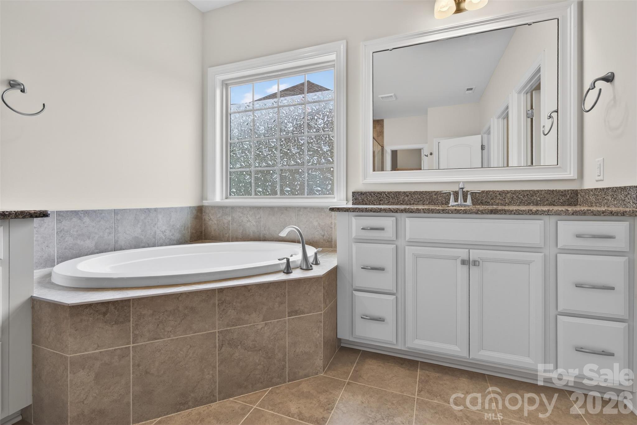 8224 Cornhill Avenue — Charlotte