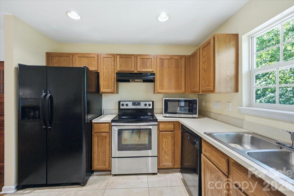 6552 Quarterbridge Lane — Charlotte