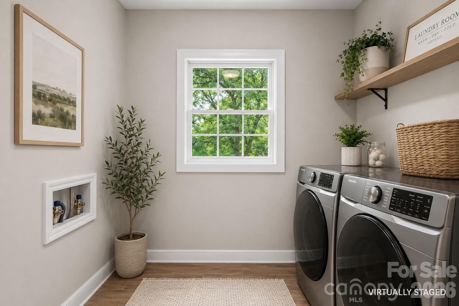 355 15th Avenue NE — Hickory