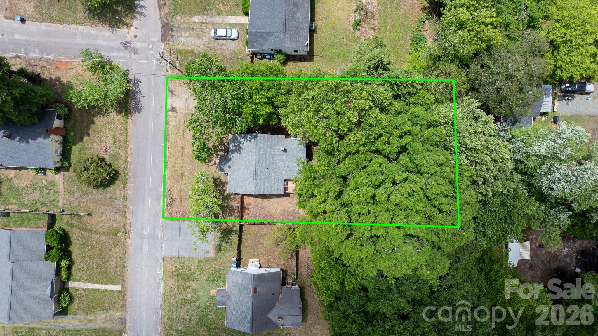 355 15th Avenue NE — Hickory