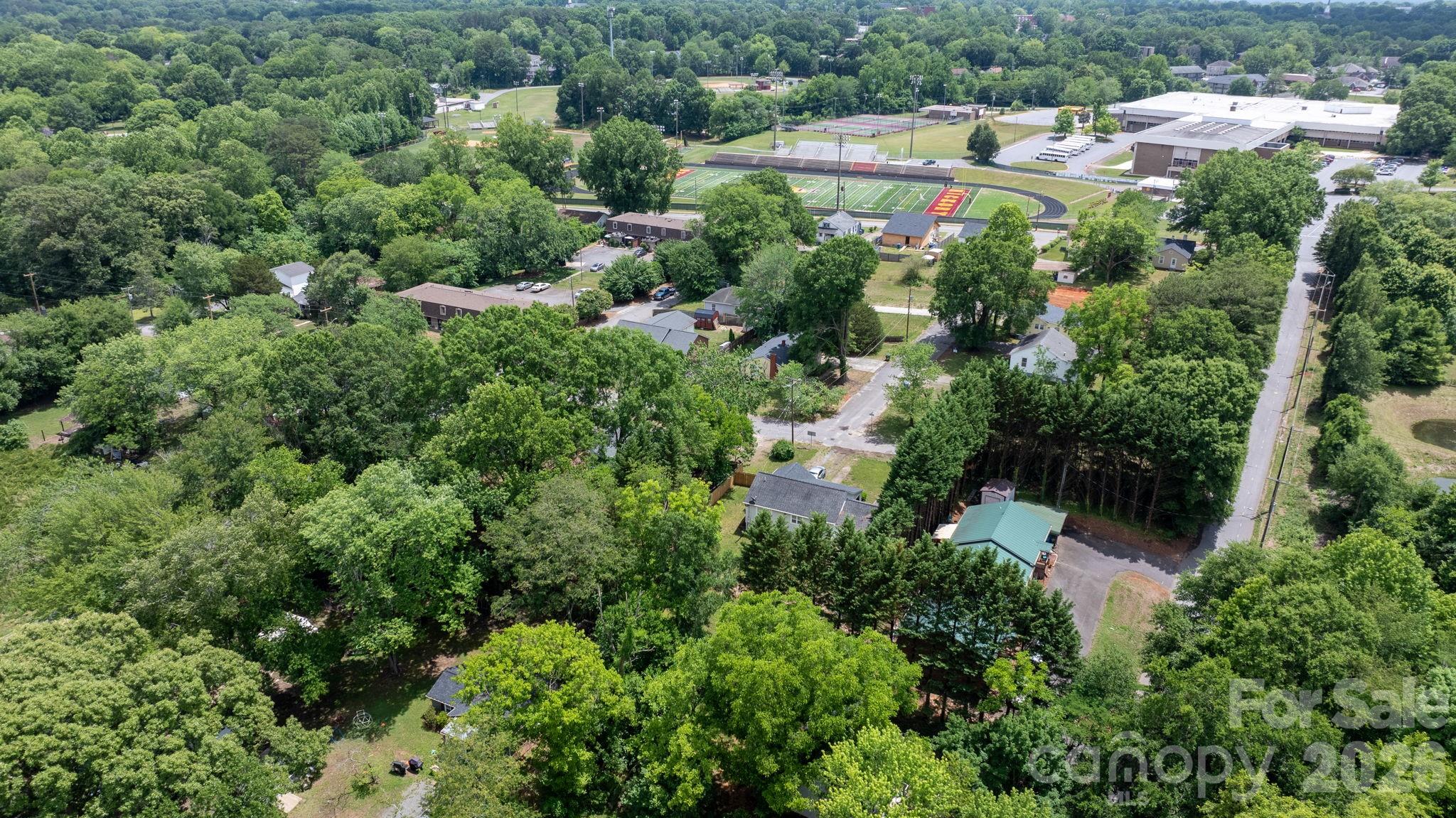 355 15th Avenue NE — Hickory