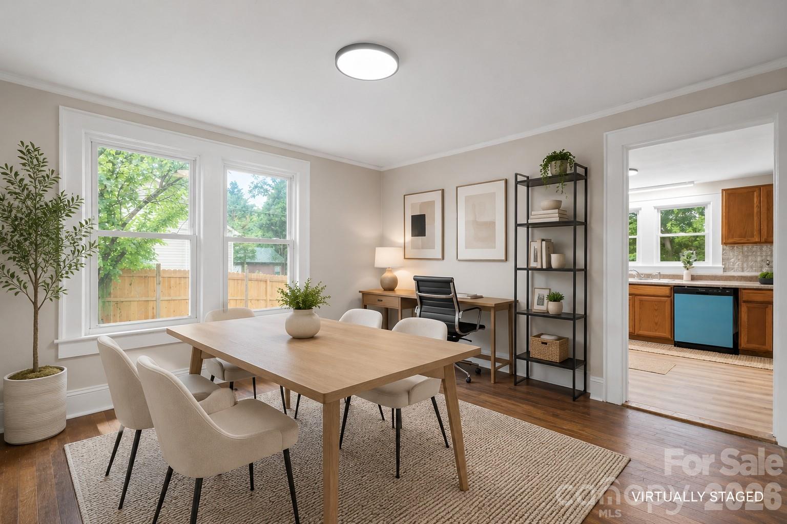 355 15th Avenue NE — Hickory