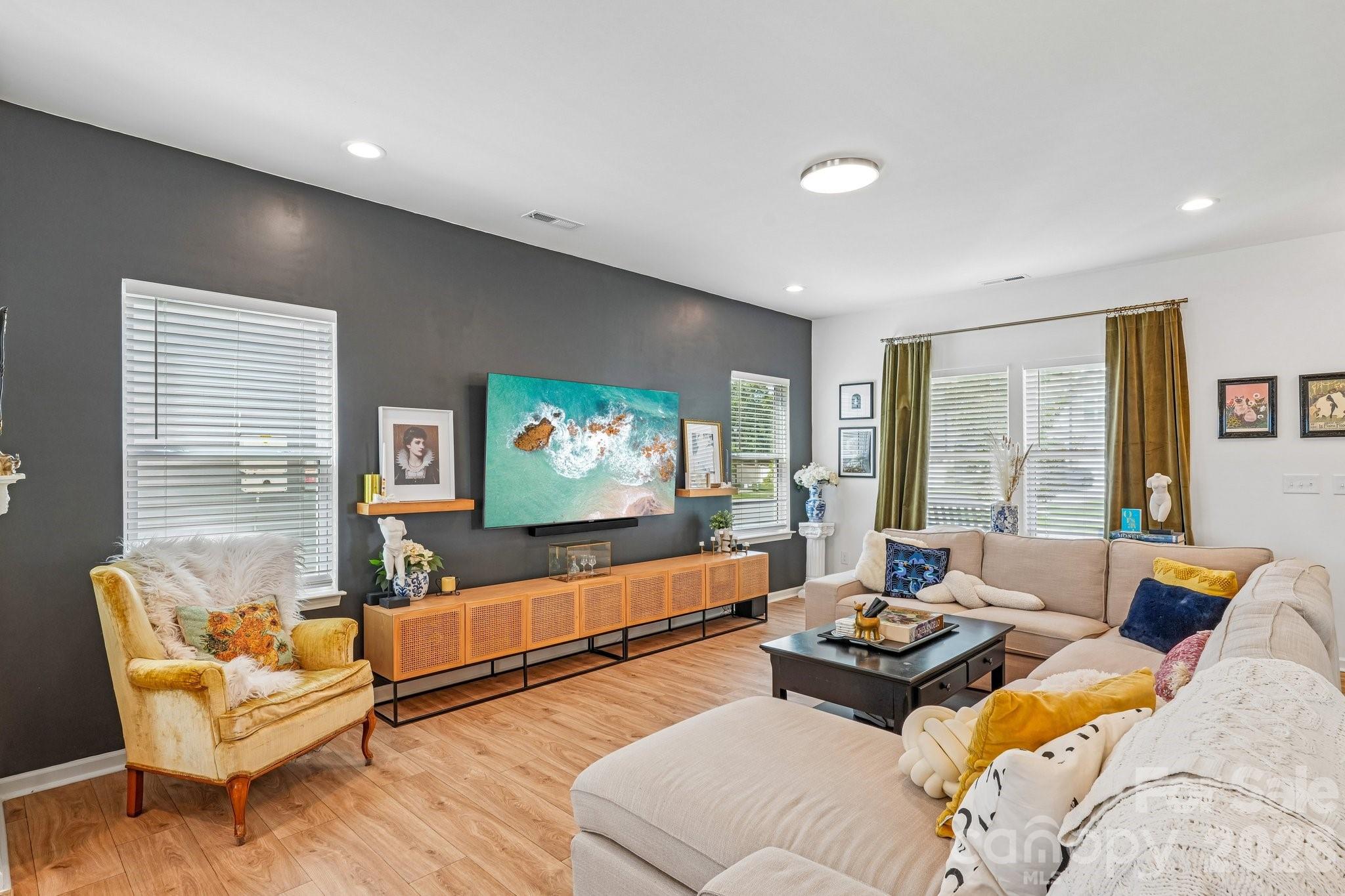 817 Alexander Commons Drive — Monroe