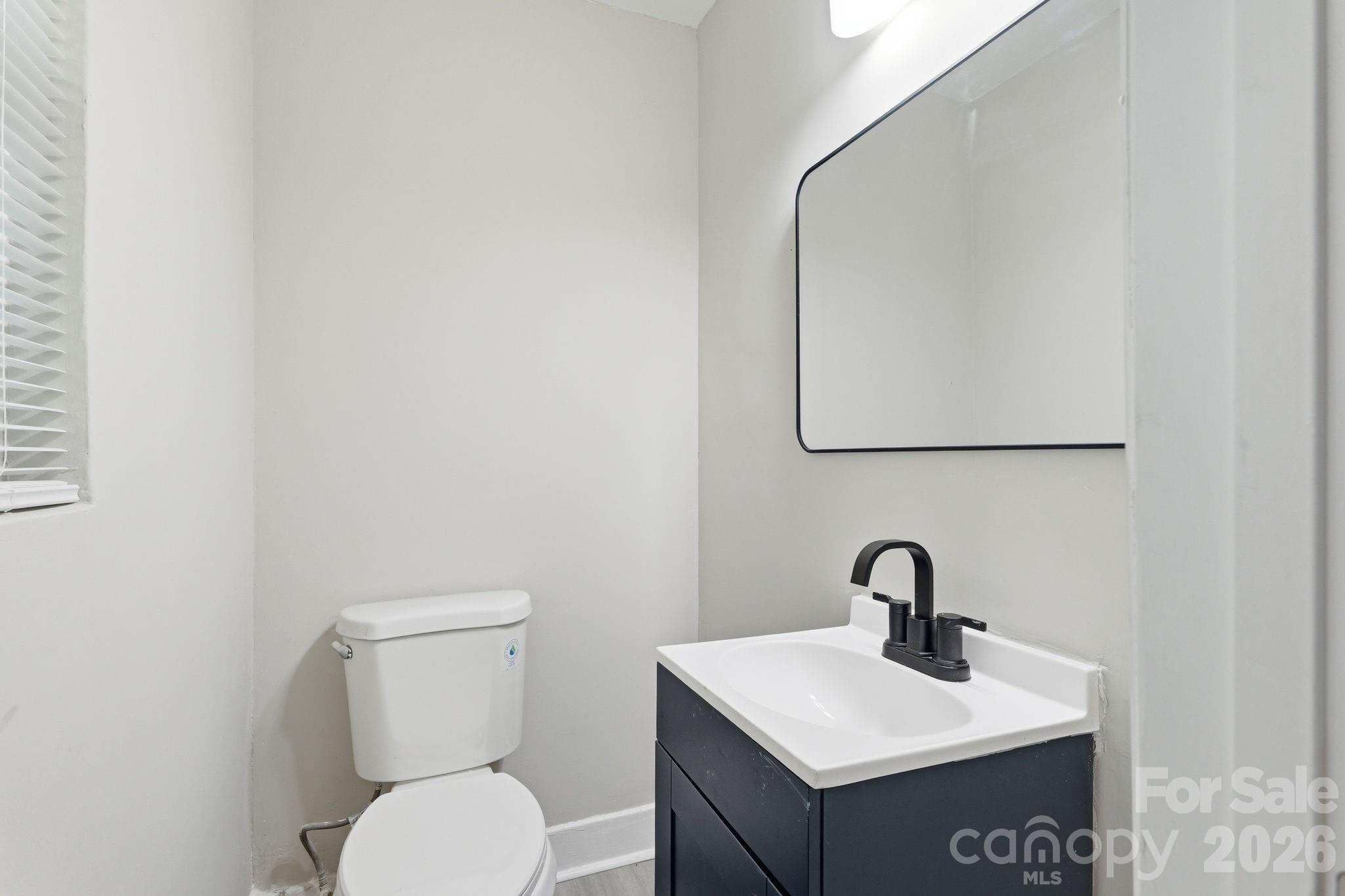 810 Echo Glen Road — Charlotte