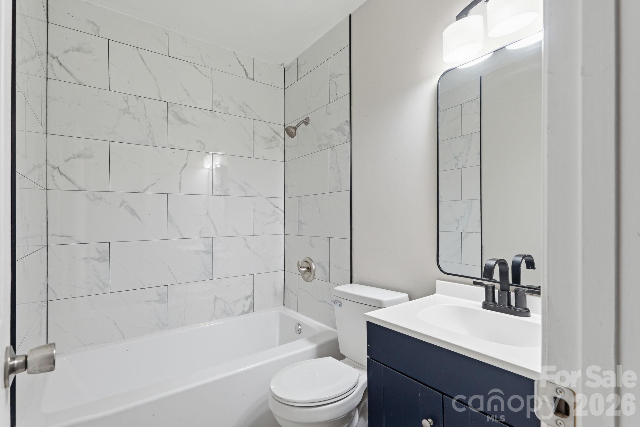 810 Echo Glen Road — Charlotte