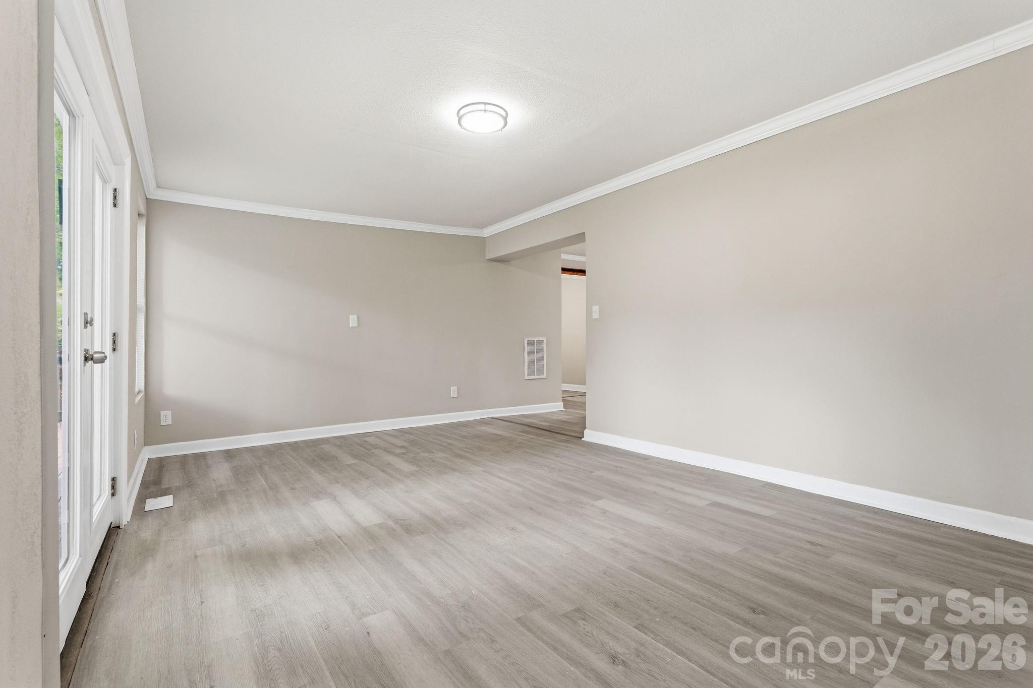 810 Echo Glen Road — Charlotte