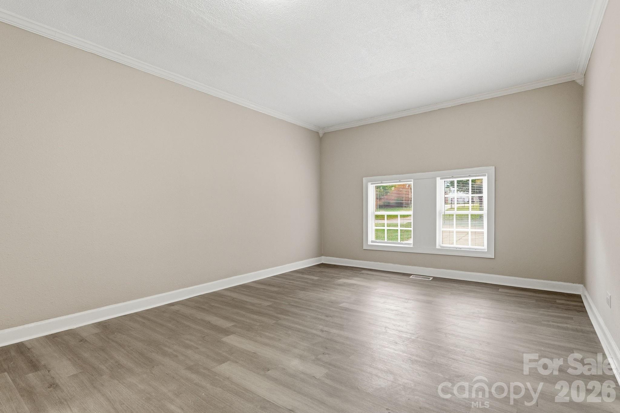 810 Echo Glen Road — Charlotte