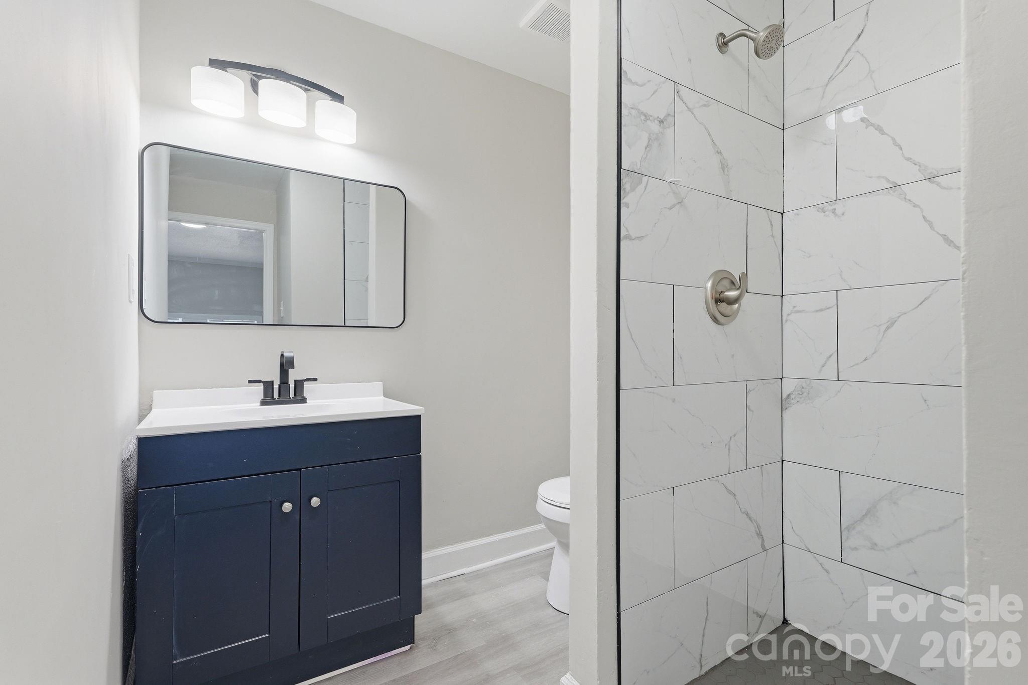 810 Echo Glen Road — Charlotte