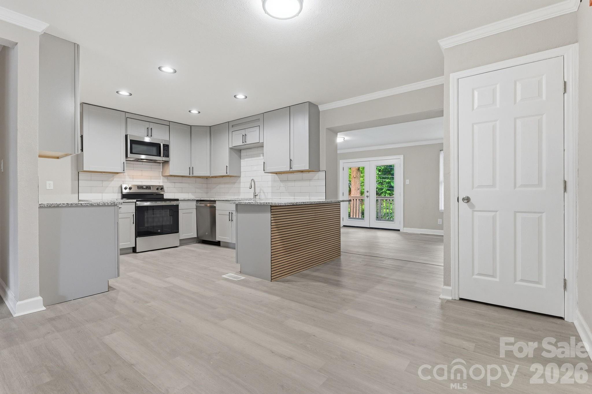 810 Echo Glen Road — Charlotte
