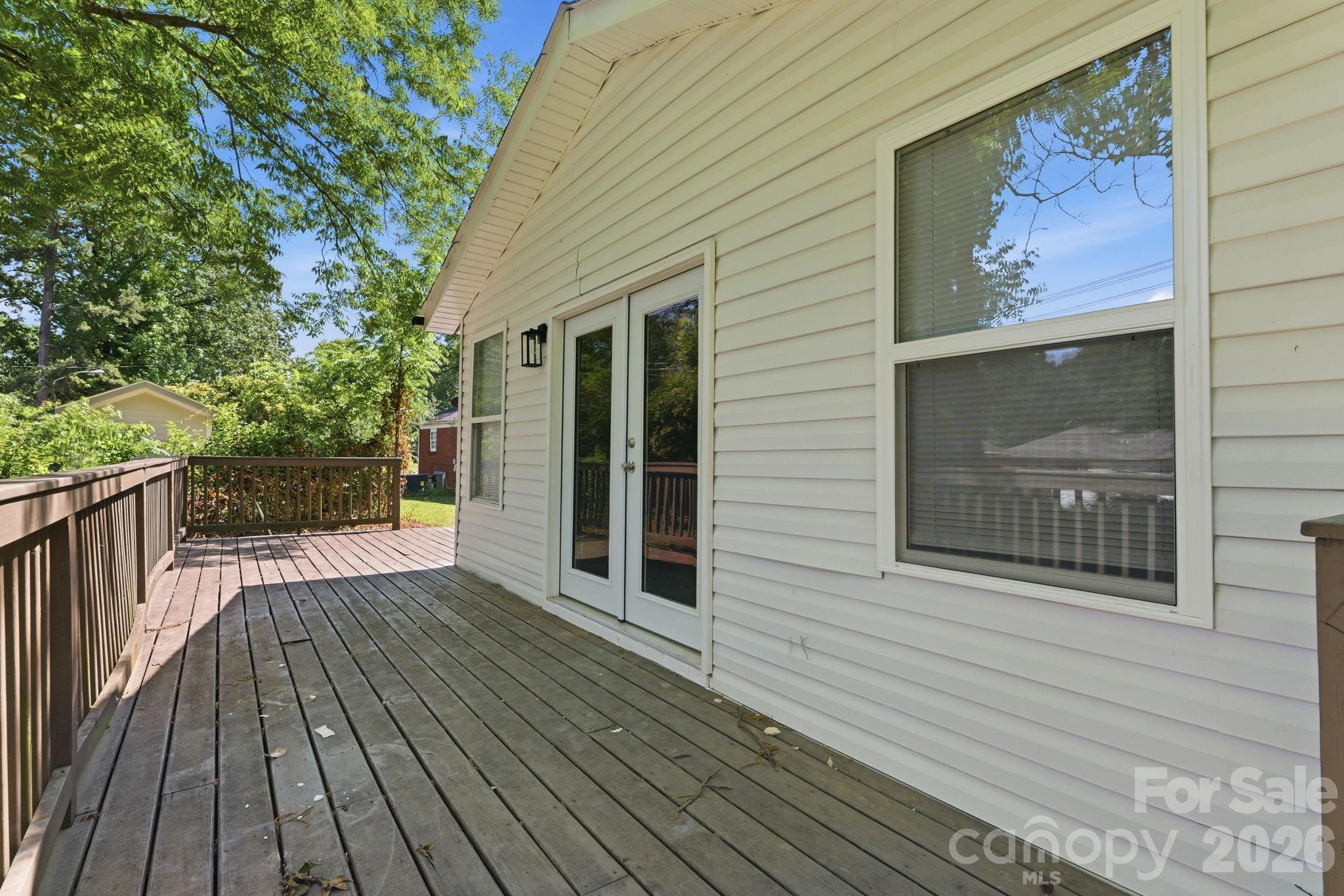 810 Echo Glen Road — Charlotte