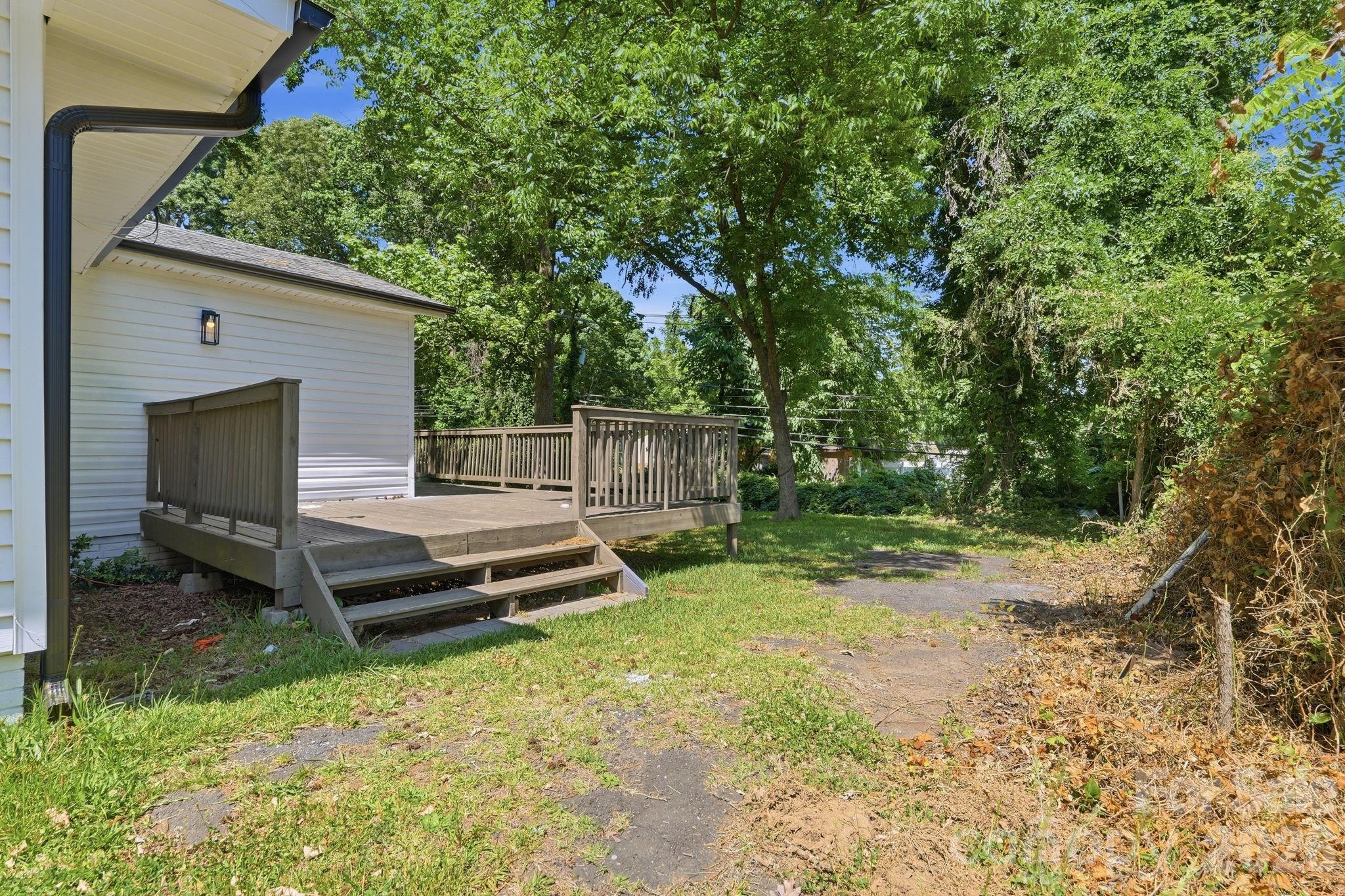 810 Echo Glen Road — Charlotte