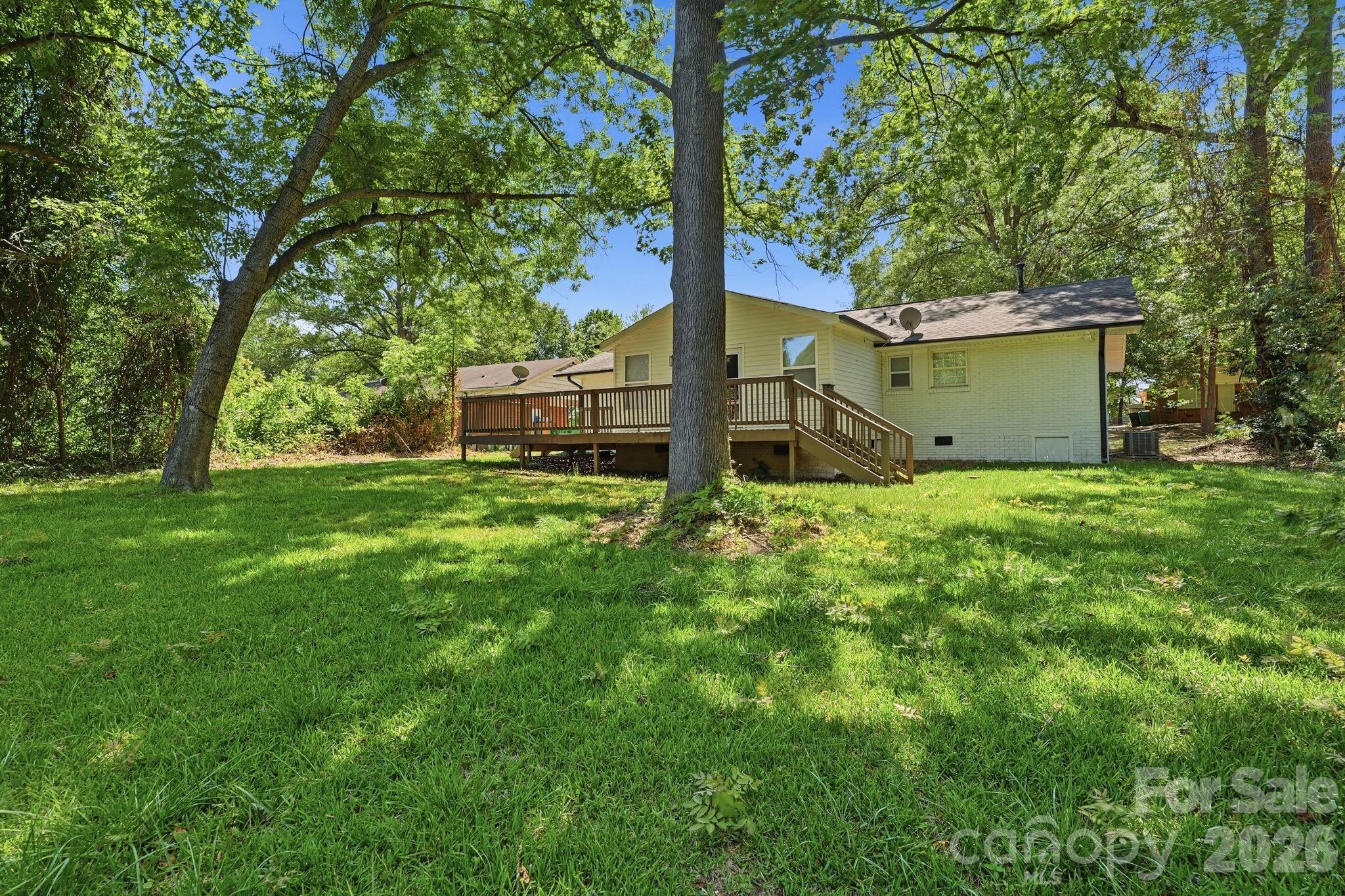810 Echo Glen Road — Charlotte