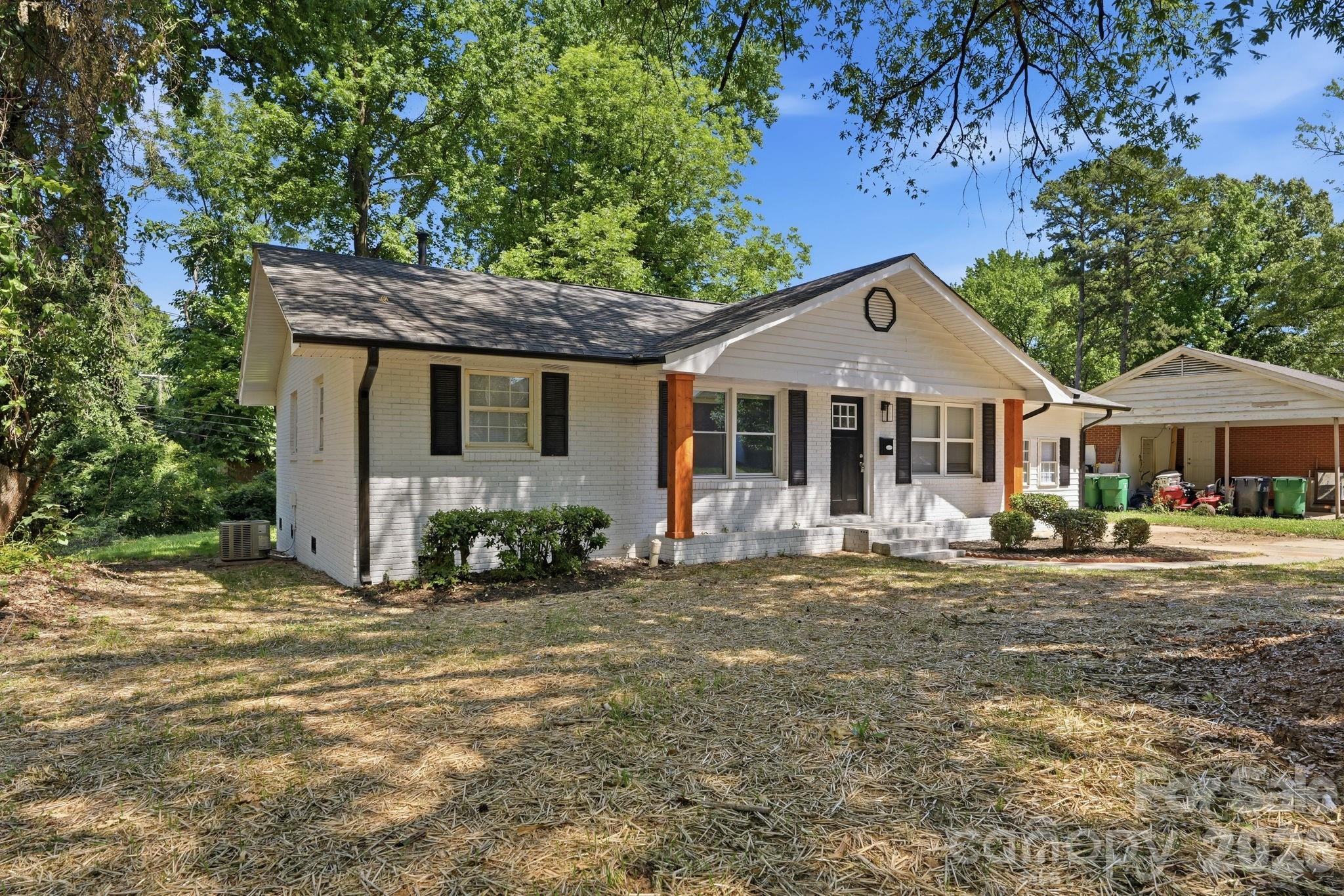 810 Echo Glen Road — Charlotte