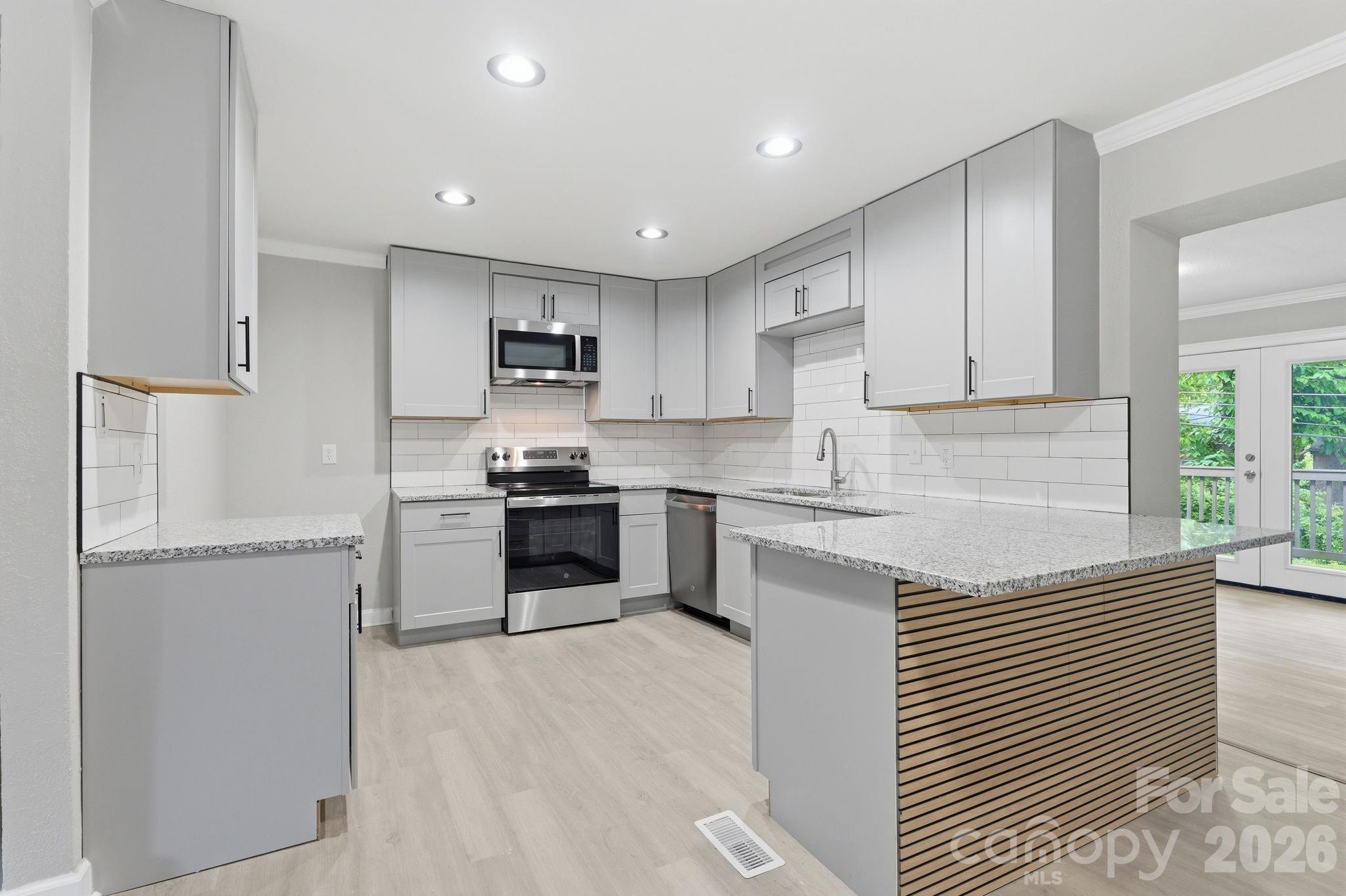 810 Echo Glen Road — Charlotte