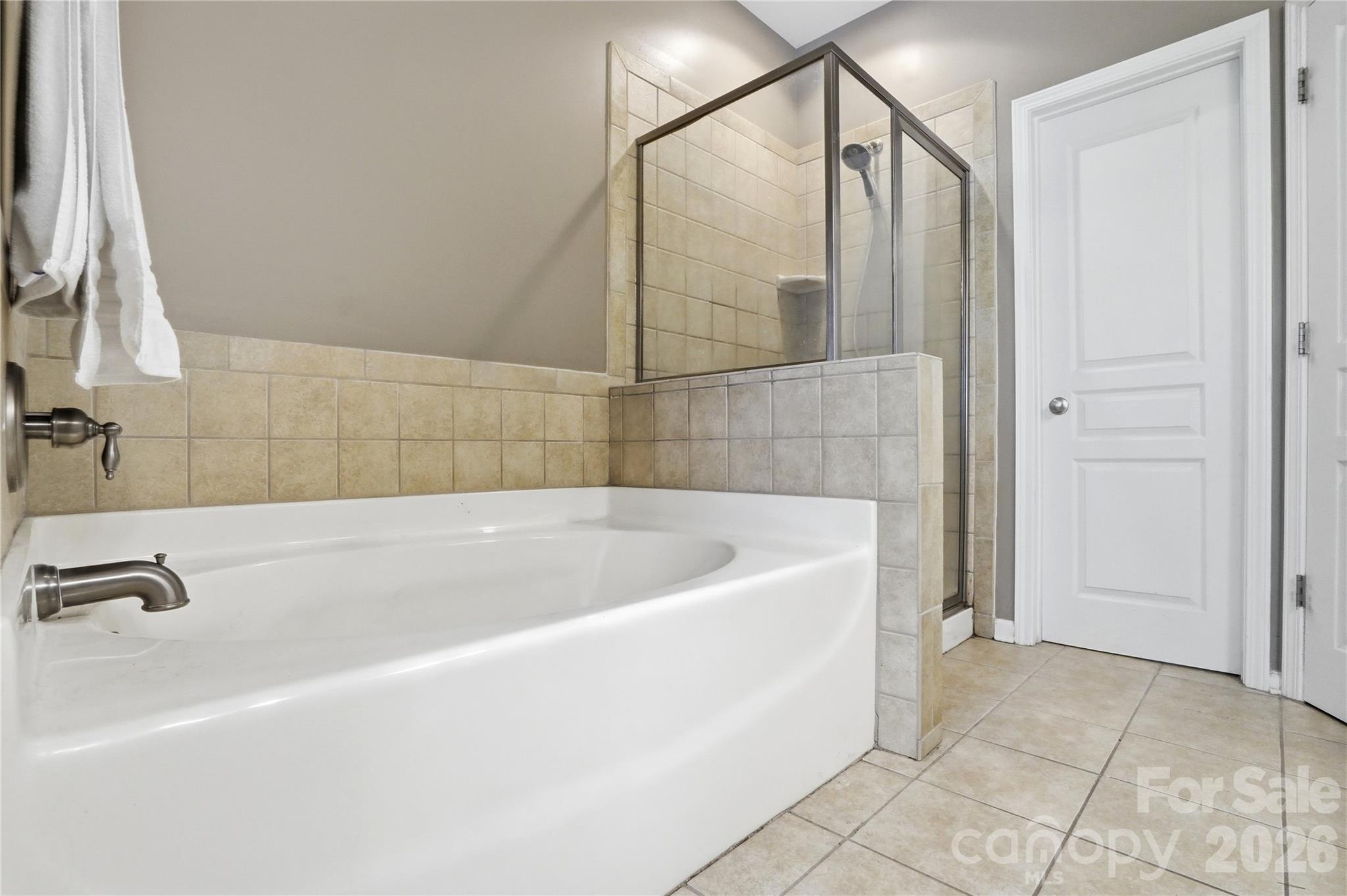 2084 Calloway Pines Drive — Tega Cay