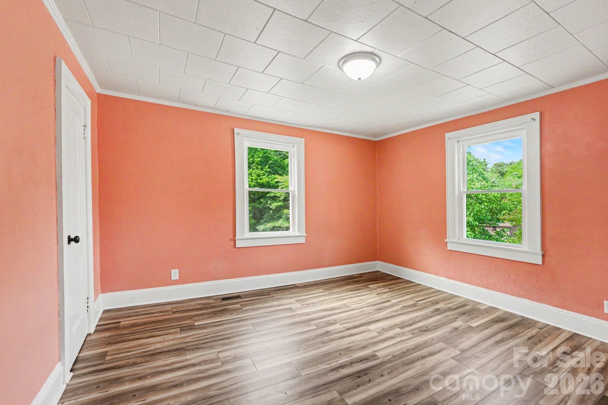 3230 12th Avenue SE — Hickory