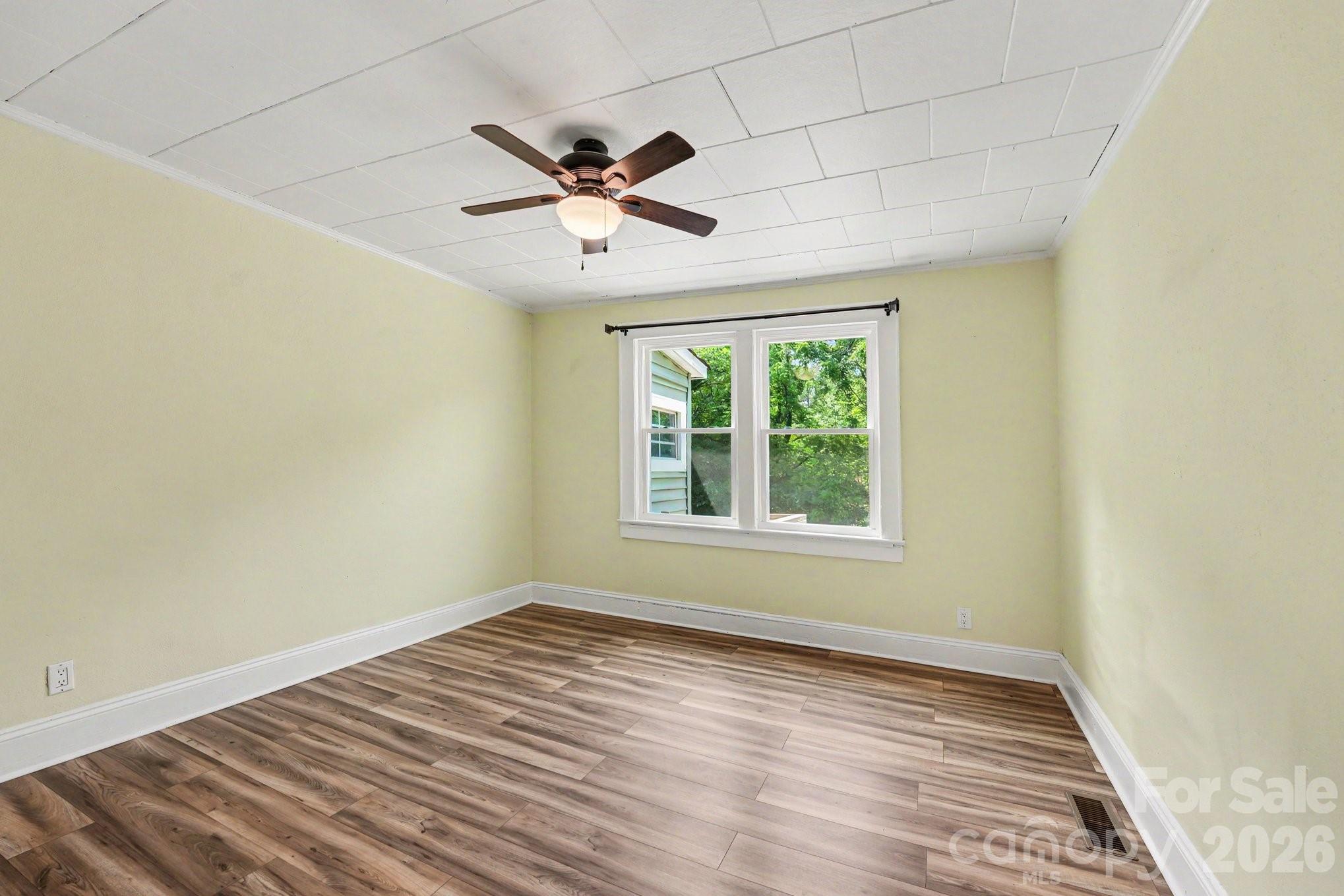 3230 12th Avenue SE — Hickory