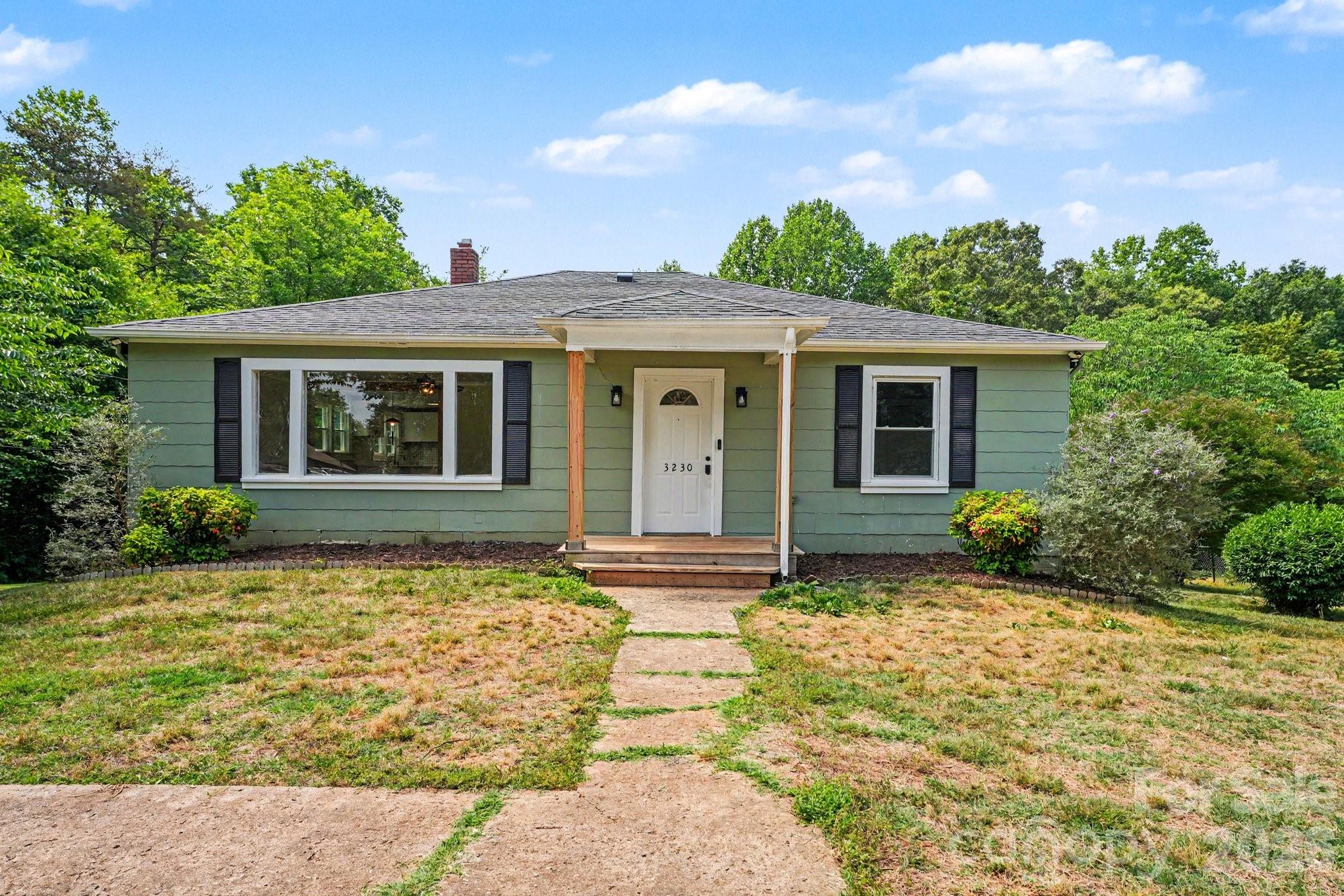 3230 12th Avenue SE — Hickory