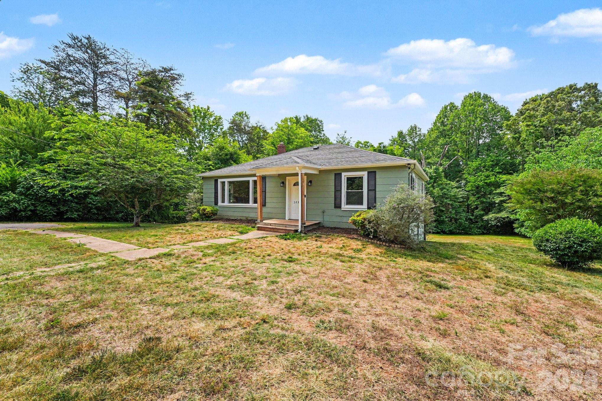 3230 12th Avenue SE — Hickory