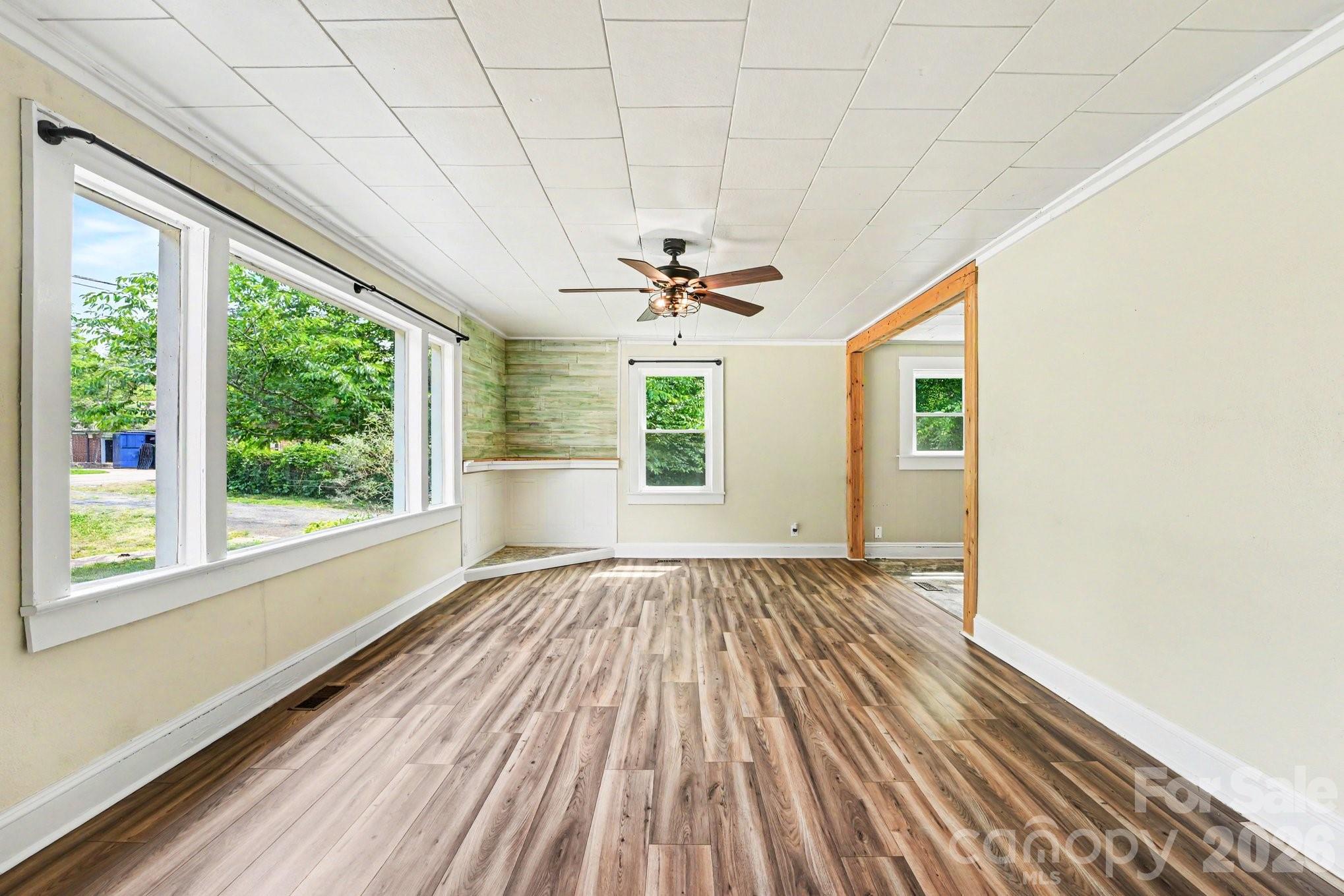 3230 12th Avenue SE — Hickory