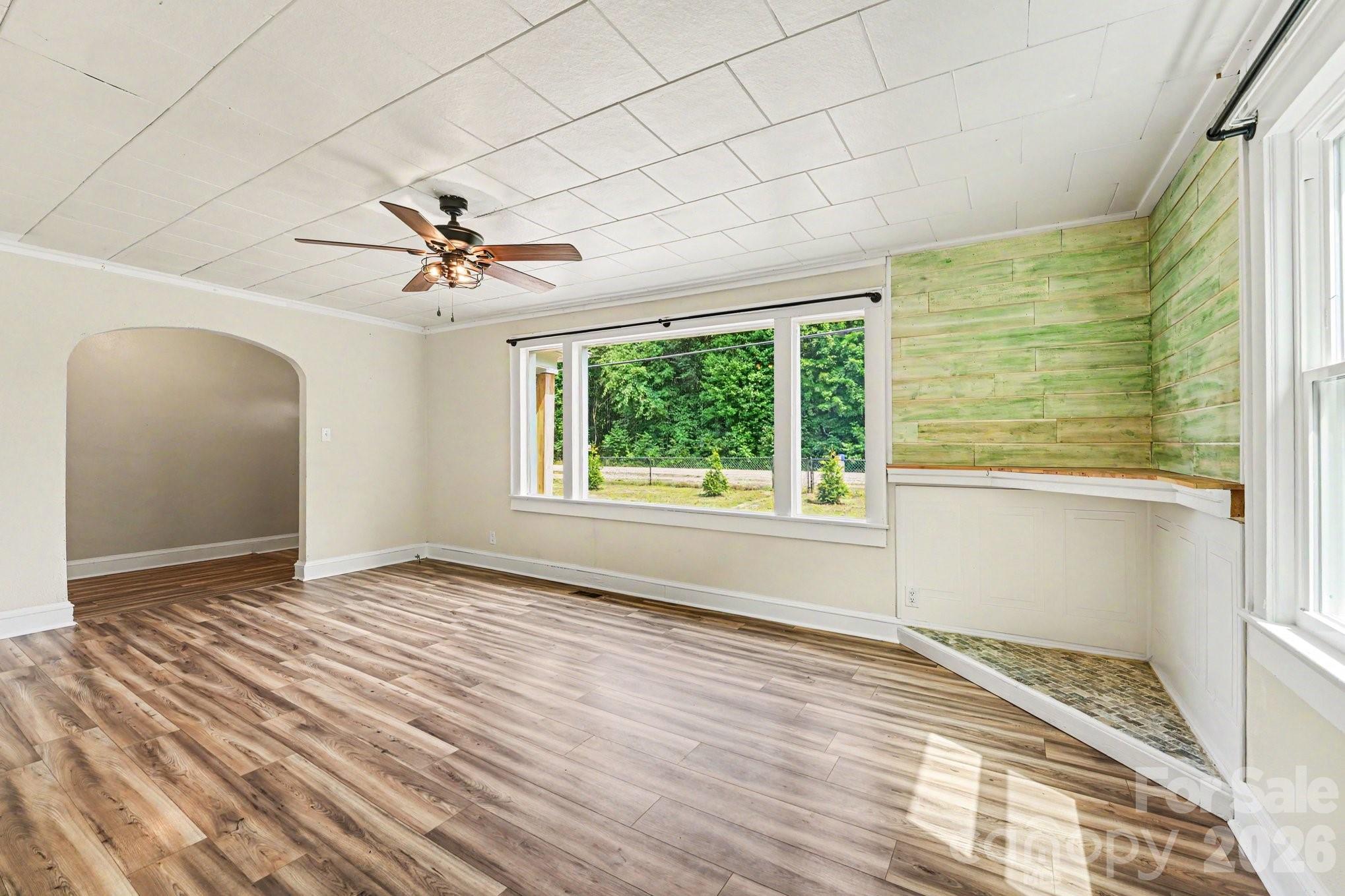 3230 12th Avenue SE — Hickory