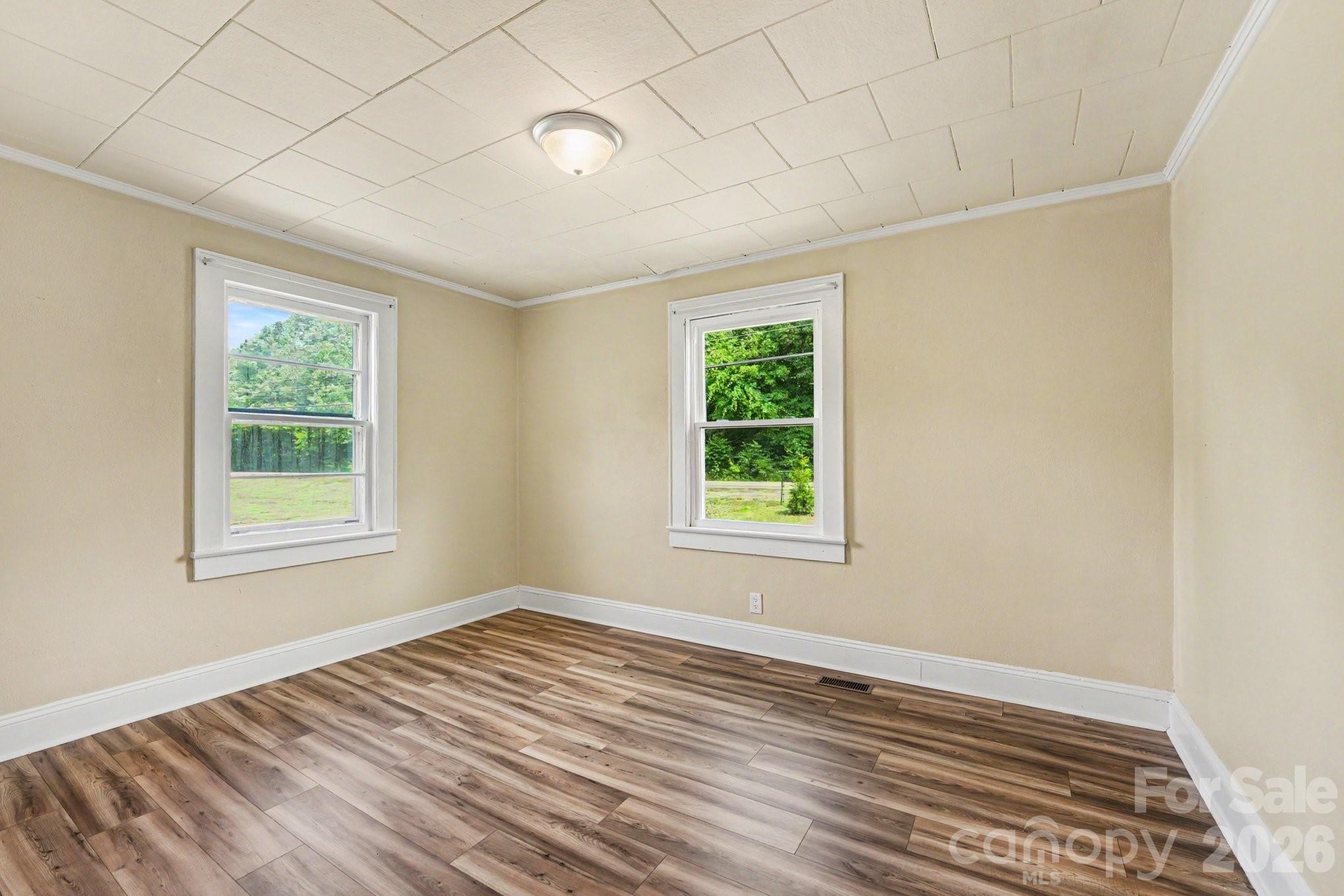 3230 12th Avenue SE — Hickory