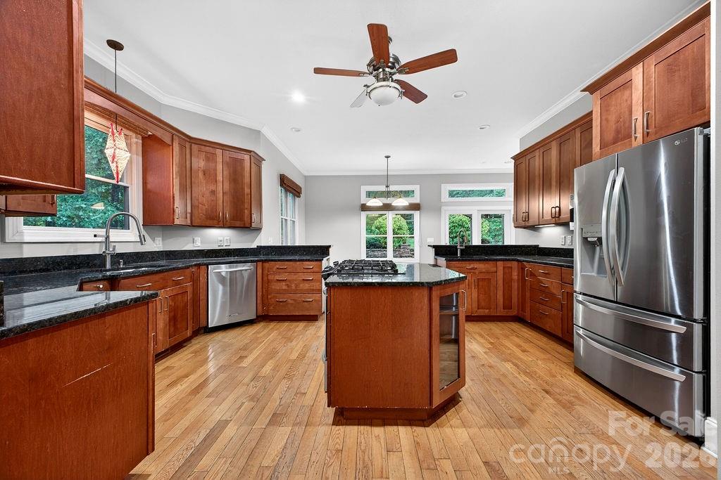 94 Oak Hollow Drive — Asheville