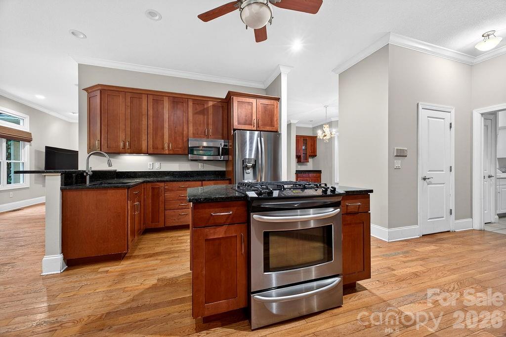 94 Oak Hollow Drive — Asheville