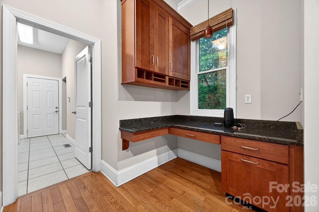 94 Oak Hollow Drive — Asheville