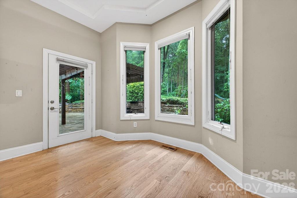 94 Oak Hollow Drive — Asheville