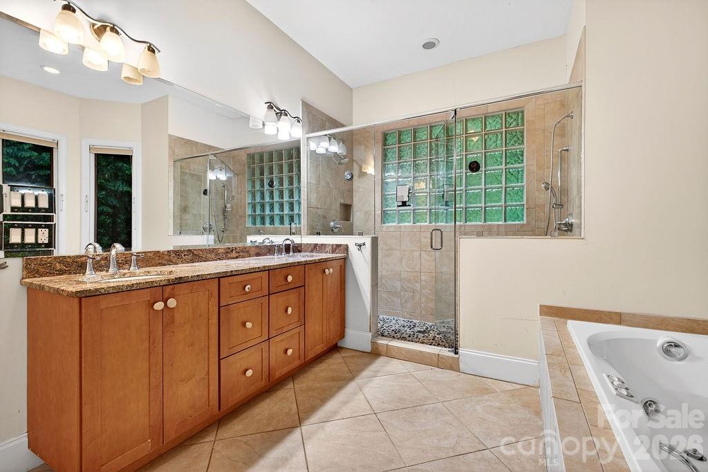 94 Oak Hollow Drive — Asheville