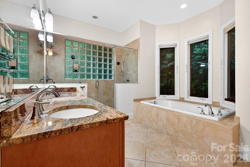 94 Oak Hollow Drive — Asheville