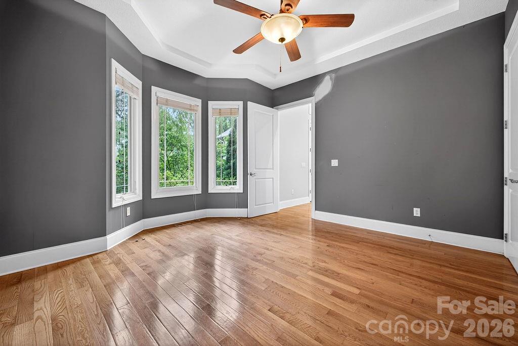 94 Oak Hollow Drive — Asheville